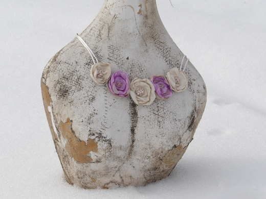 Fialové růžičky - náhrdelník