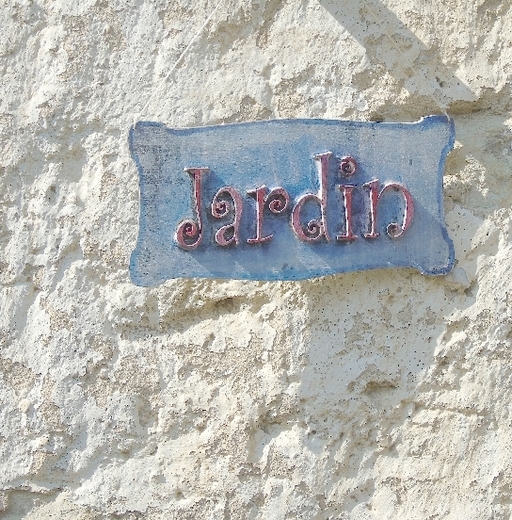 Jardin - zahrada v červenomodré