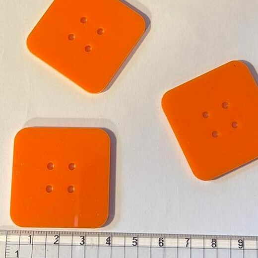 knoflik-ctverec-oranzovy-violaart (2).jpg