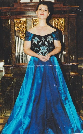 koncertní šaty (2).jpg