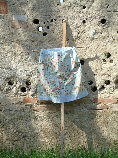 květovaná suknička s puntíky (1).JPG