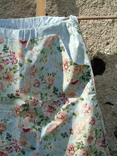 květovaná suknička s puntíky (2).JPG