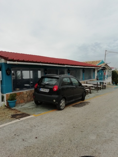louceni-agios-georgios-bar-malibu (5).jpg