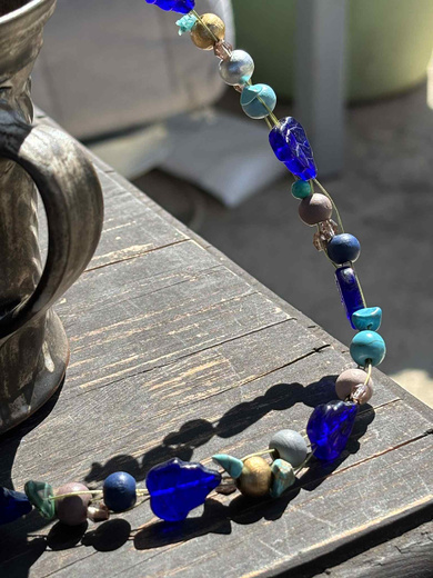 Náhrdelník modré lístečky