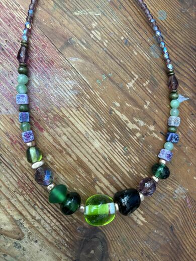 nahrdelnik-zeleno-fialovy-achat-jadeid-sklo (2).jpg