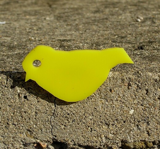ptacek-zluty-broz-violaart (2).jpg