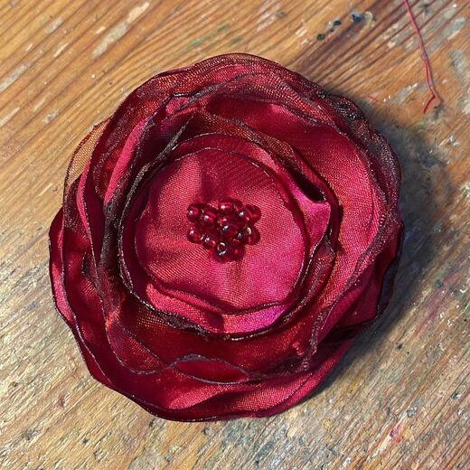 Růže Violaart tmavočervená, sponka nebo brož