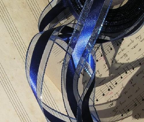 Stuha s drátem v okraji modrá 25 mm